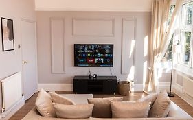 Luxuria Apartments 2- Bedroom Luxury Apartment